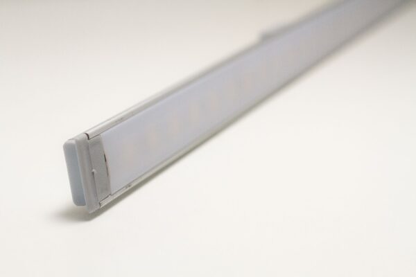 Varilla/tira Led 220v Directo Bajo Alacena Aluminio Plano con llave